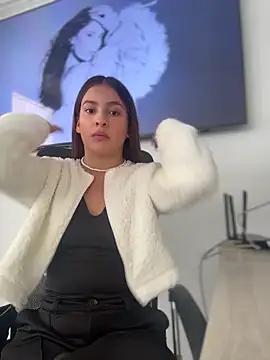 Talia Bonet online show from April 7, 2026, 4:20 pm