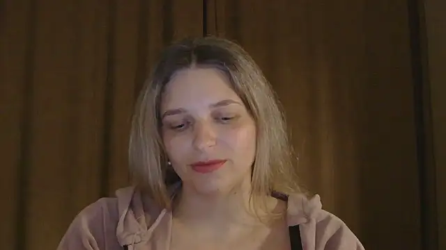 ElisSky301 online show from April 25, 2026, 6:38 pm