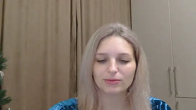 ElisSky301 online show from December 19, 2025, 9:28 pm