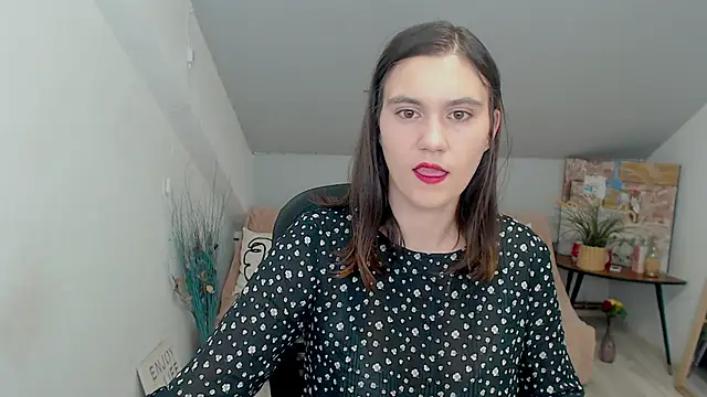 IzzyMonro online show from October 23, 2025, 4:16 pm