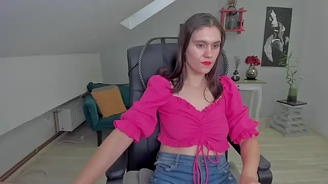 IzzyMonro online show from December 4, 2025, 7:07 am