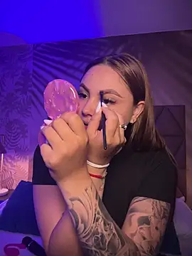 Snapshot of Beella1_ chatting on November 20, 2025, 11:33 am Beella1 online show from November 20, 2025, 11:33 am