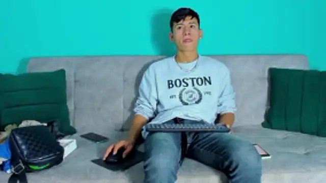 Nicolas Torres  online show from October 23, 2025, 8:24 am