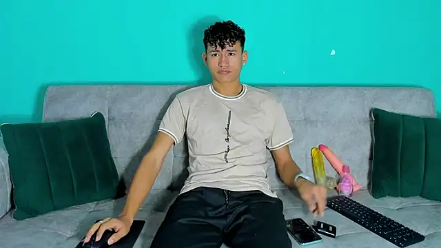 Nicolas Torres  online show from November 25, 2025, 6:25 am