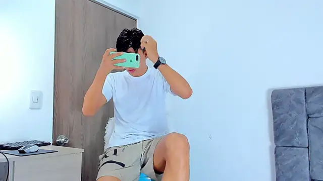 Nicolas Torres  online show from November 15, 2025, 7:45 am