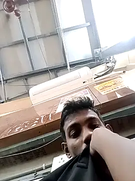 Snapshot of naveen_3222 chatting on October 28, 2025, 9:52 am naveen 3222 online show from October 28, 2025, 9:52 am