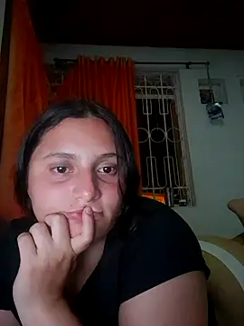 Layla Latina online show from January 13, 2026, 2:04 am