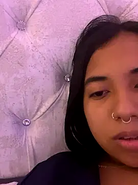 aly nicols online show from November 5, 2025, 7:11 am