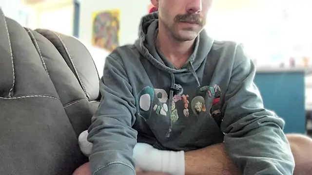 Snapshot of bobbyatx chatting on November 26, 2025, 6:52 pm bobbyatx online show from November 26, 2025, 6:52 pm