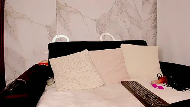 Cleopatriagad online show from March 12, 2026, 1:00 am