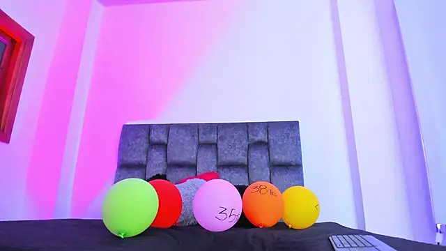 kittymonroe1 online show from November 20, 2025, 6:30 pm