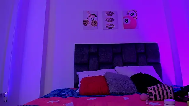 kittymonroe1 online show from February 28, 2026, 6:18 pm