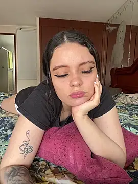 Snapshot of Selena_Roa chatting on February 25, 2026, 5:35 pm Selena Roa online show from February 25, 2026, 5:35 pm