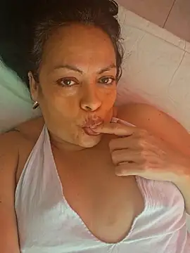 viviana-sexi online show from April 11, 2026, 5:27 pm