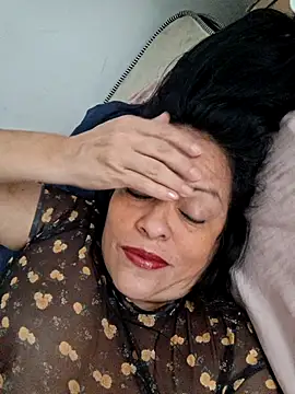 viviana-sexi online show from April 18, 2026, 4:31 pm