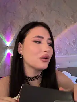 KailyBell online show from October 26, 2025, 12:27 pm