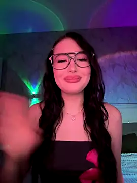 KailyBell online show from December 15, 2025, 4:40 am