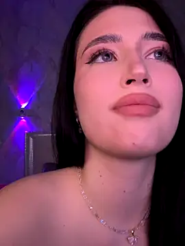 KailyBell online show from November 8, 2025, 9:40 pm