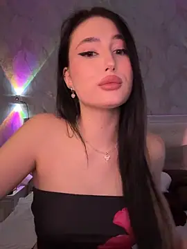 KailyBell online show from October 29, 2025, 5:01 pm