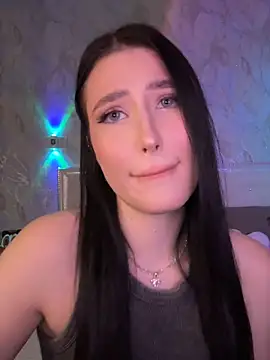 KailyBell online show from November 5, 2025, 7:06 pm