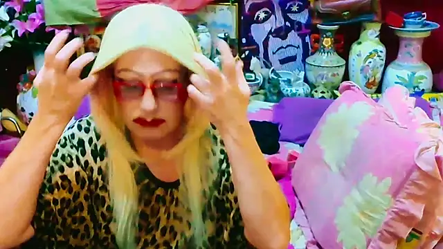 horni4luv online show from November 22, 2025, 11:25 pm