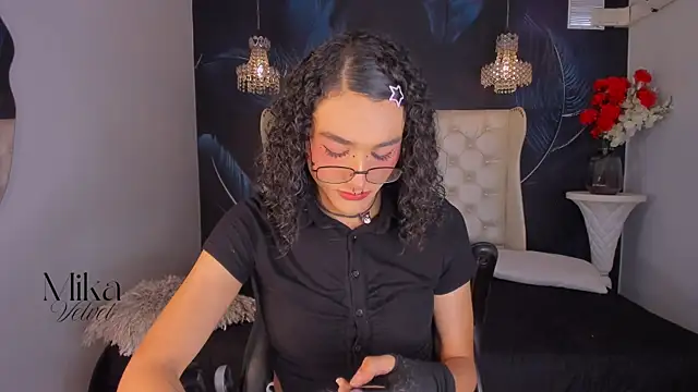 Snapshot of Mika__velvet chatting on February 16, 2026, 9:24 pm Mika velvet online show from February 16, 2026, 9:24 pm