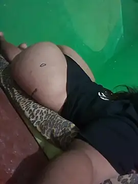 bebeeecitahot33 online show from April 5, 2026, 2:24 pm