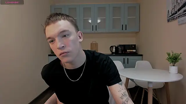 Snapshot of Derek_Banville chatting on November 13, 2025, 7:18 pm Derek Banville online show from November 13, 2025, 7:18 pm