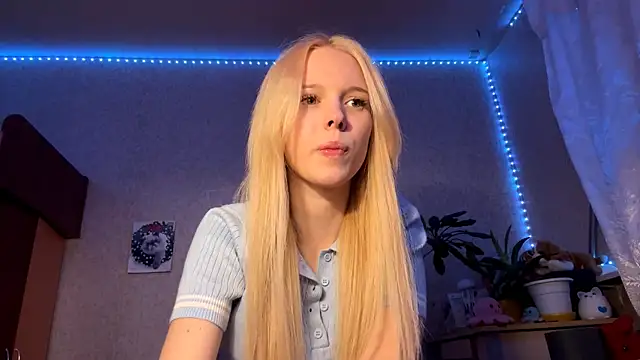 Snapshot of LiltedLube chatting on November 17, 2025, 3:16 pm LiltedLube online show from November 17, 2025, 3:16 pm