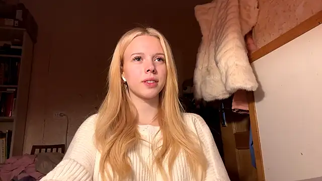 Snapshot of LiltedLube chatting on November 25, 2025, 6:14 am LiltedLube online show from November 25, 2025, 6:14 am