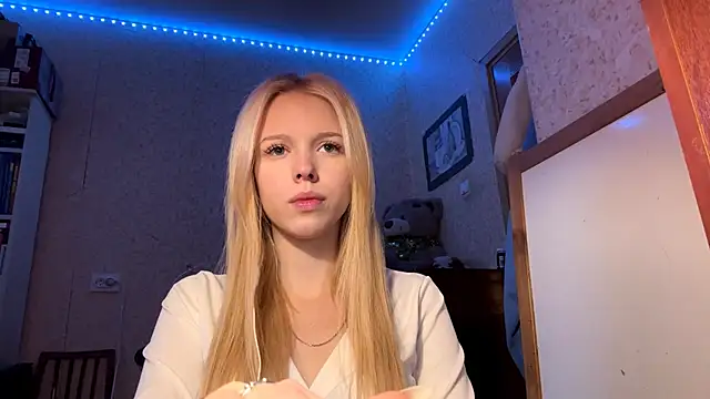 Snapshot of LiltedLube chatting on November 18, 2025, 9:01 am LiltedLube online show from November 18, 2025, 9:01 am