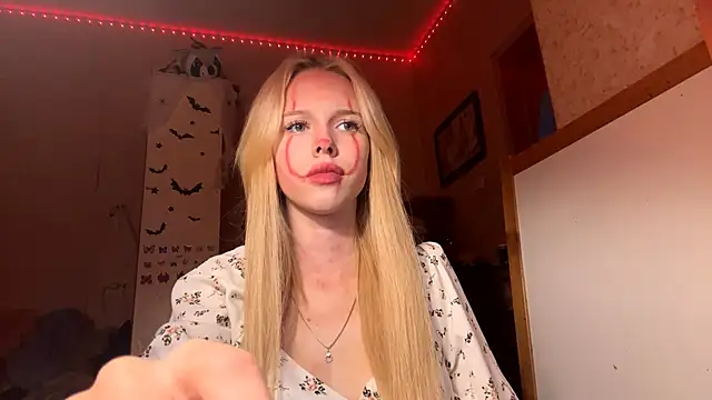 Snapshot of LiltedLube chatting on November 2, 2025, 8:47 pm LiltedLube online show from November 2, 2025, 8:47 pm