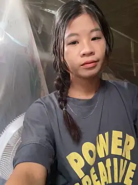 ninixinh online show from October 25, 2025, 2:44 am