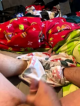 fortheloveofheels74 online show from November 9, 2025, 11:58 am