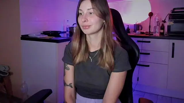 Snapshot of Kira-meow chatting on November 13, 2025, 4:00 pm Kira-meow online show from November 13, 2025, 4:00 pm