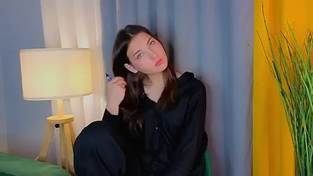 Snapshot of KateCahee chatting on November 14, 2025, 12:58 am KateCahee online show from November 14, 2025, 12:58 am