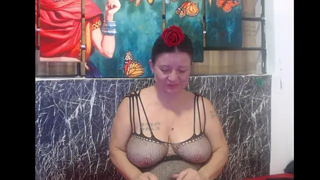 Snapshot of Debora_Cienfuegos25 chatting on December 3, 2025, 12:12 am Debora Cienfuegos25 online show from December 3, 2025, 12:12 am