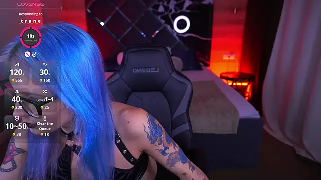 Snapshot of CassaBlaze chatting on October 31, 2025, 11:33 pm CassaBlaze online show from October 31, 2025, 11:33 pm