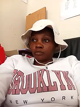 Snapshot of blackbeautyxx92 chatting on December 3, 2025, 11:20 am blackbeautyxx92 online show from December 3, 2025, 11:20 am