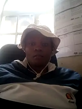 Snapshot of blackbeautyxx92 chatting on November 3, 2025, 8:29 am blackbeautyxx92 online show from November 3, 2025, 8:29 am