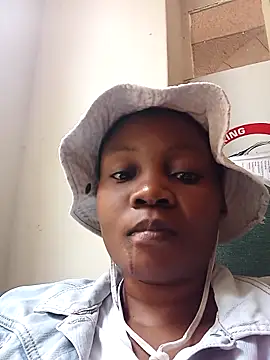 Snapshot of blackbeautyxx92 chatting on November 12, 2025, 8:18 am blackbeautyxx92 online show from November 12, 2025, 8:18 am