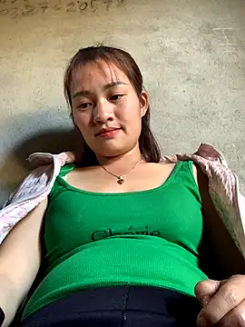 Snapshot of Lara-11 chatting on November 4, 2025, 6:28 am Lara-11 online show from November 4, 2025, 6:28 am