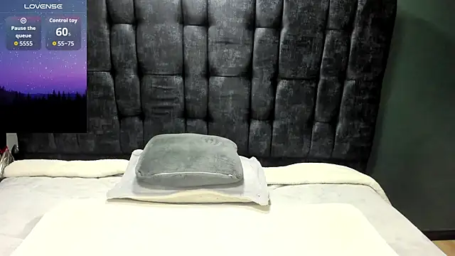 Snapshot of Alice__Morgan_ chatting on October 29, 2025, 11:53 am Alice Morgan online show from October 29, 2025, 11:53 am