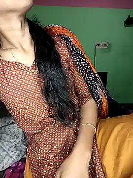 Snapshot of CoupleShow_432 chatting on February 14, 2026, 2:06 pm CoupleShow 432 online show from February 14, 2026, 2:06 pm