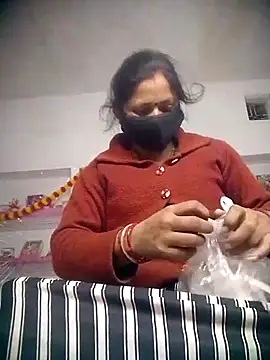 Snapshot of QRESABABY chatting on October 28, 2025, 11:47 pm QRESABABY online show from October 28, 2025, 11:47 pm