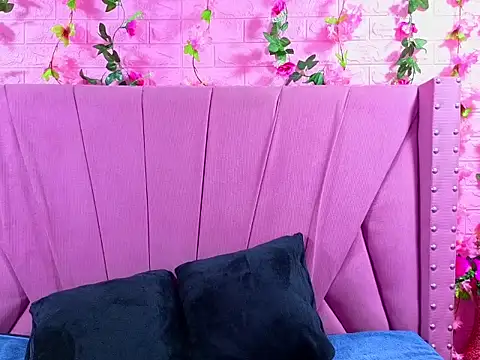 Snapshot of Alyy_Brown chatting on November 2, 2025, 1:54 am Alyy Brown online show from November 2, 2025, 1:54 am