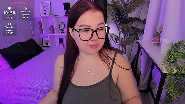 Snapshot of EffyBlush chatting on November 23, 2025, 1:32 pm EffyBlush online show from November 23, 2025, 1:32 pm