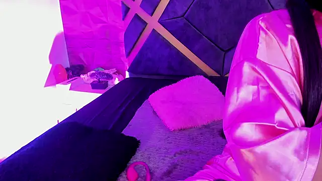 sydney miller  online show from February 17, 2026, 11:57 pm