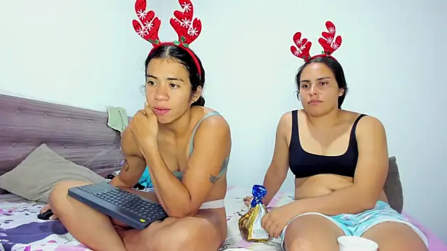 AshleyDeLuca  online show from December 20, 2025, 10:01 pm