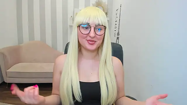 Snapshot of NoraSimons chatting on February 5, 2026, 9:27 am NoraSimons online show from February 5, 2026, 9:27 am